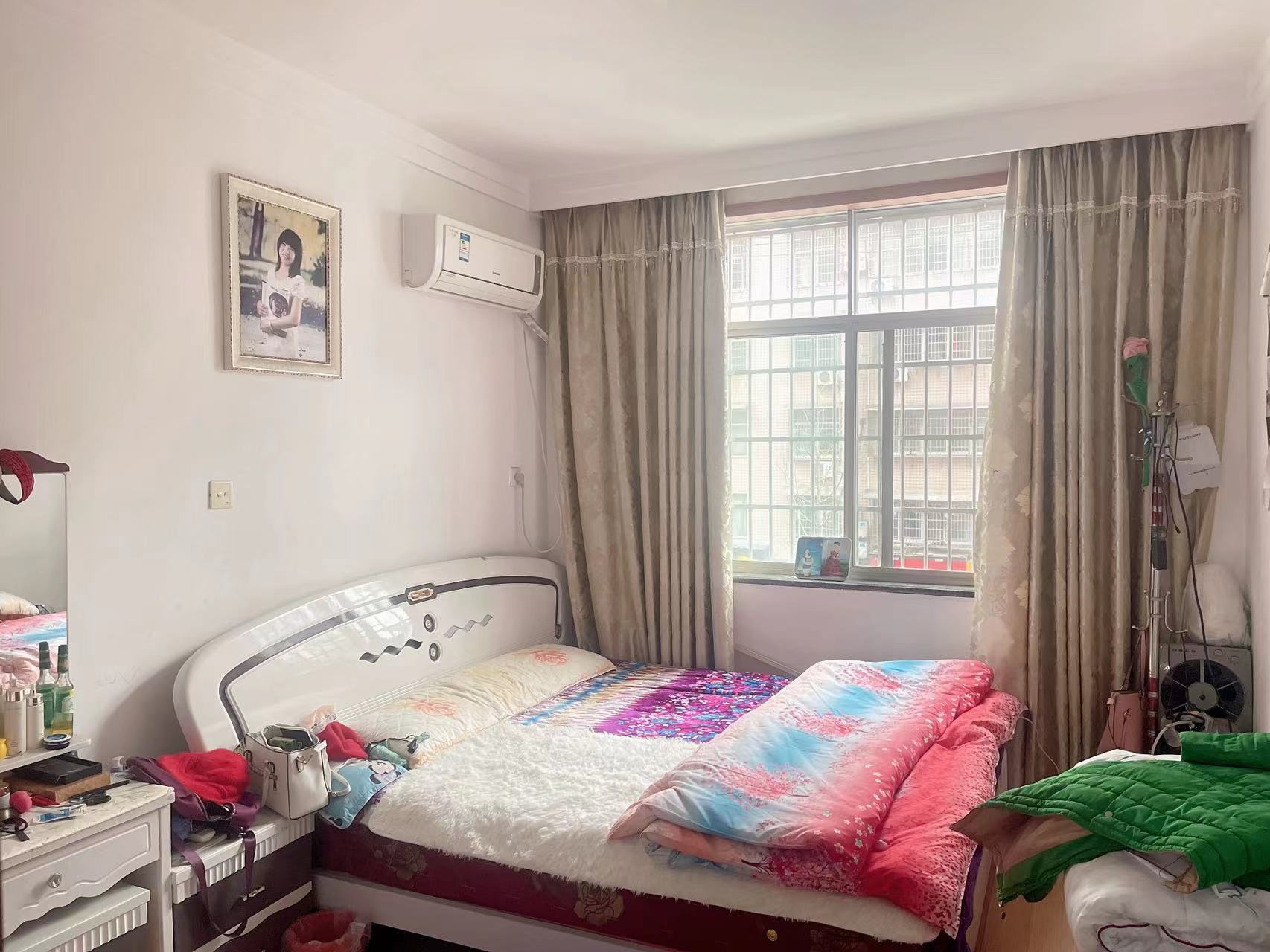 罐头厂第三生活小区 3室2厅2卫 57.8万 罐头厂第三生活小区 3室2厅2卫 57.8万客厅