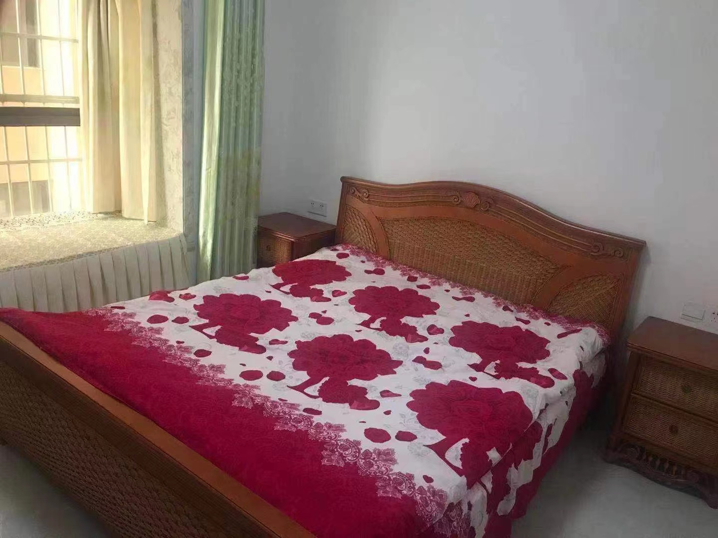 东方巴黎 3室2厅2卫 2000.0元/月 东方巴黎 3室2厅2卫 2000.0元/月室内图