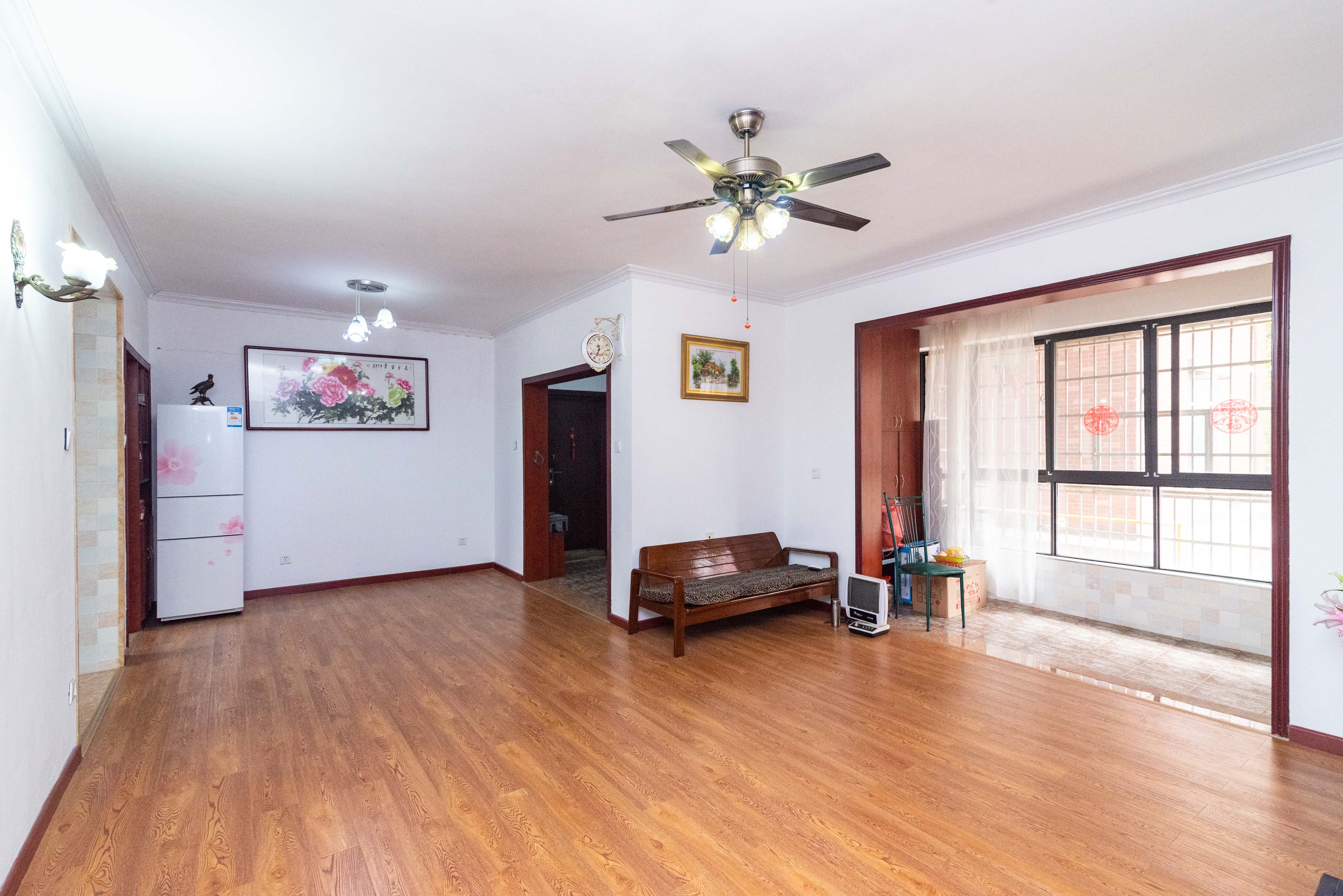 金色溪泉湾 3室2厅2卫 105.0万 金色溪泉湾 3室2厅2卫 105.0万客厅