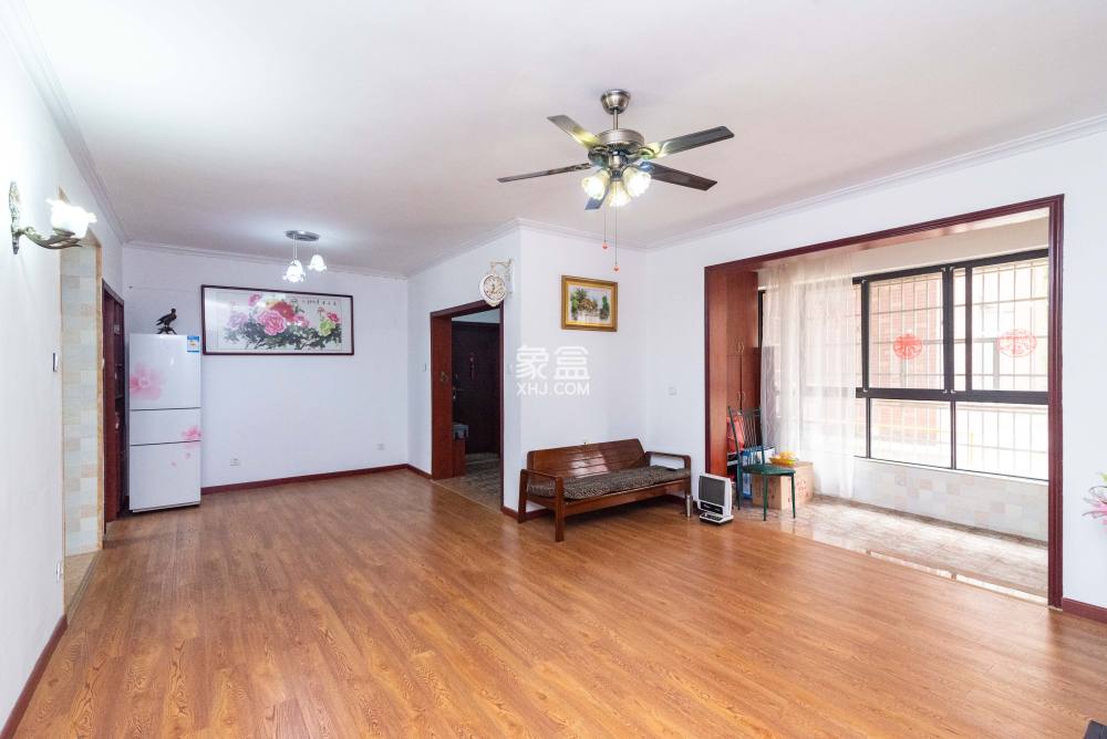 金色溪泉湾  3室2厅2卫    105.0万