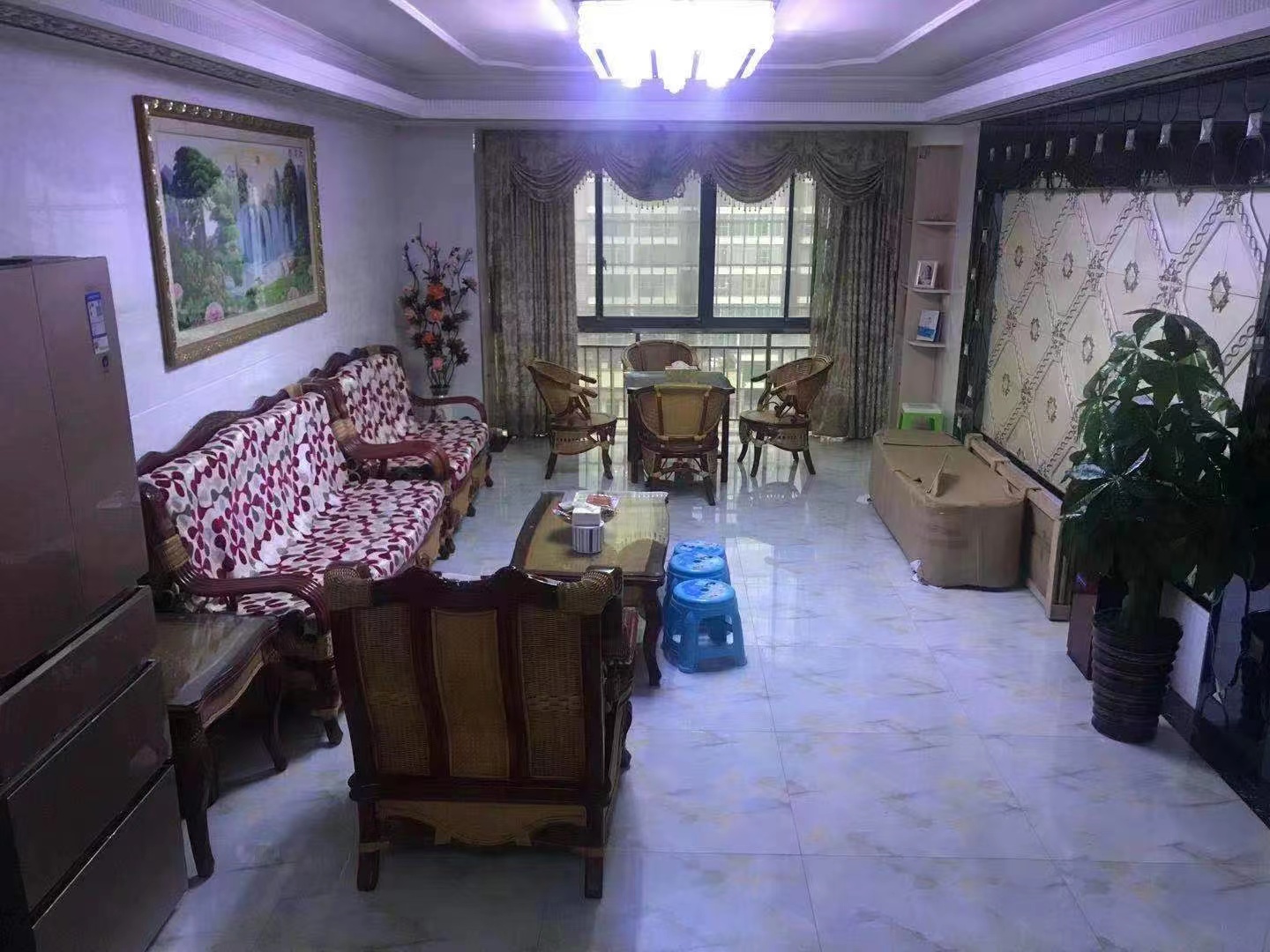 东方巴黎 3室2厅2卫 2000.0元/月 东方巴黎 3室2厅2卫 2000.0元/月室内图