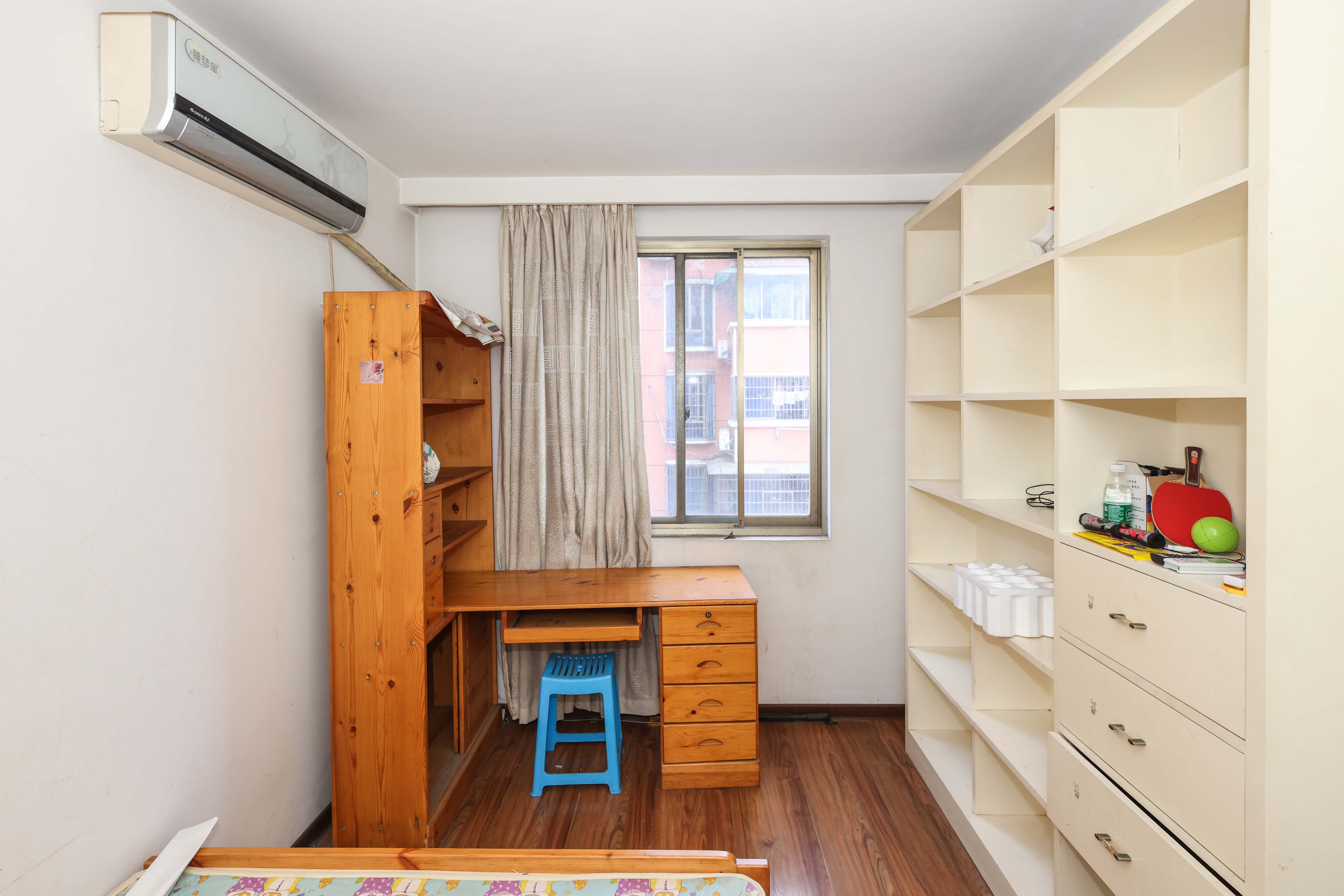 阳明山庄 3室2厅1卫 82.0万 阳明山庄 3室2厅1卫 82.0万卧室