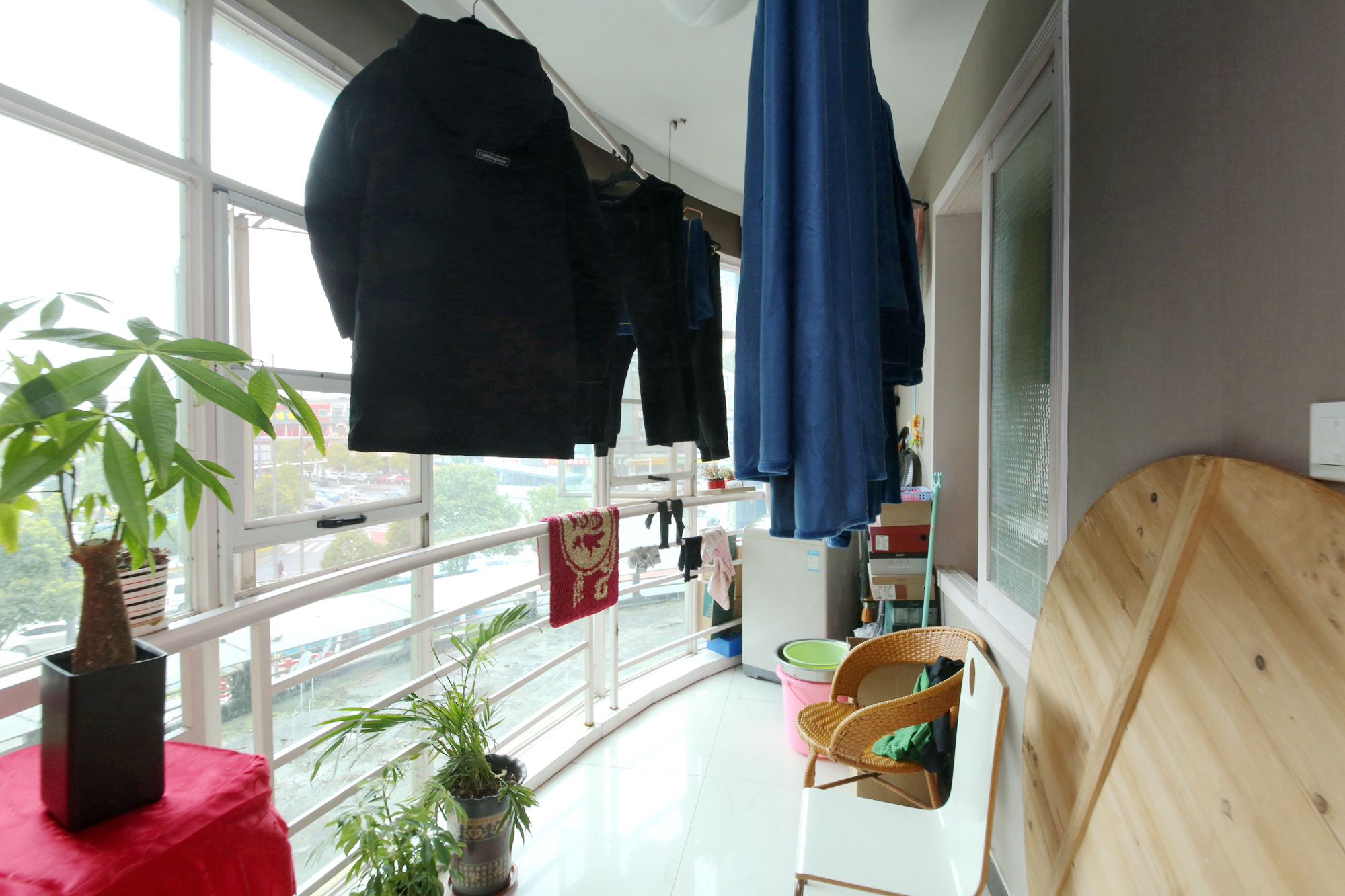 都市先锋  2室2厅1卫   115.00万阳台