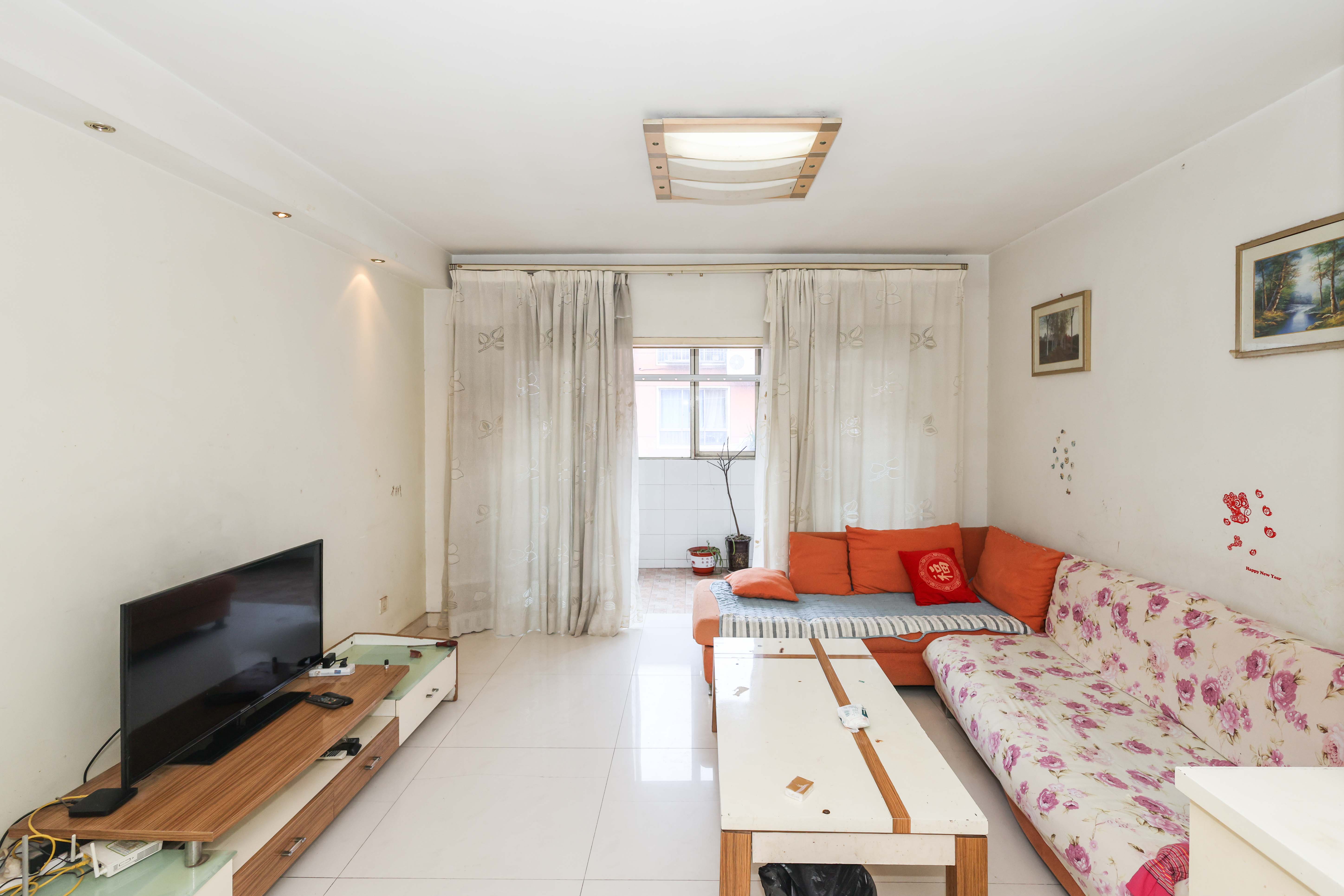 阳明山庄 3室2厅1卫 82.0万 阳明山庄 3室2厅1卫 82.0万客厅