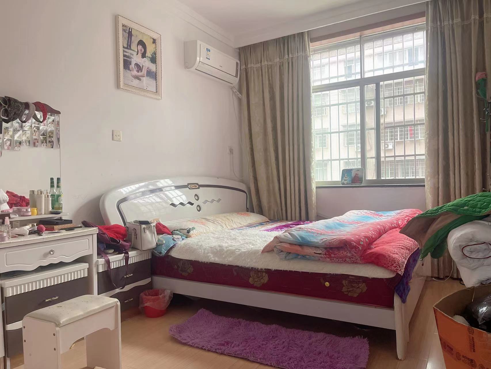 罐头厂第三生活小区 3室2厅2卫 57.8万 罐头厂第三生活小区 3室2厅2卫 57.8万客厅