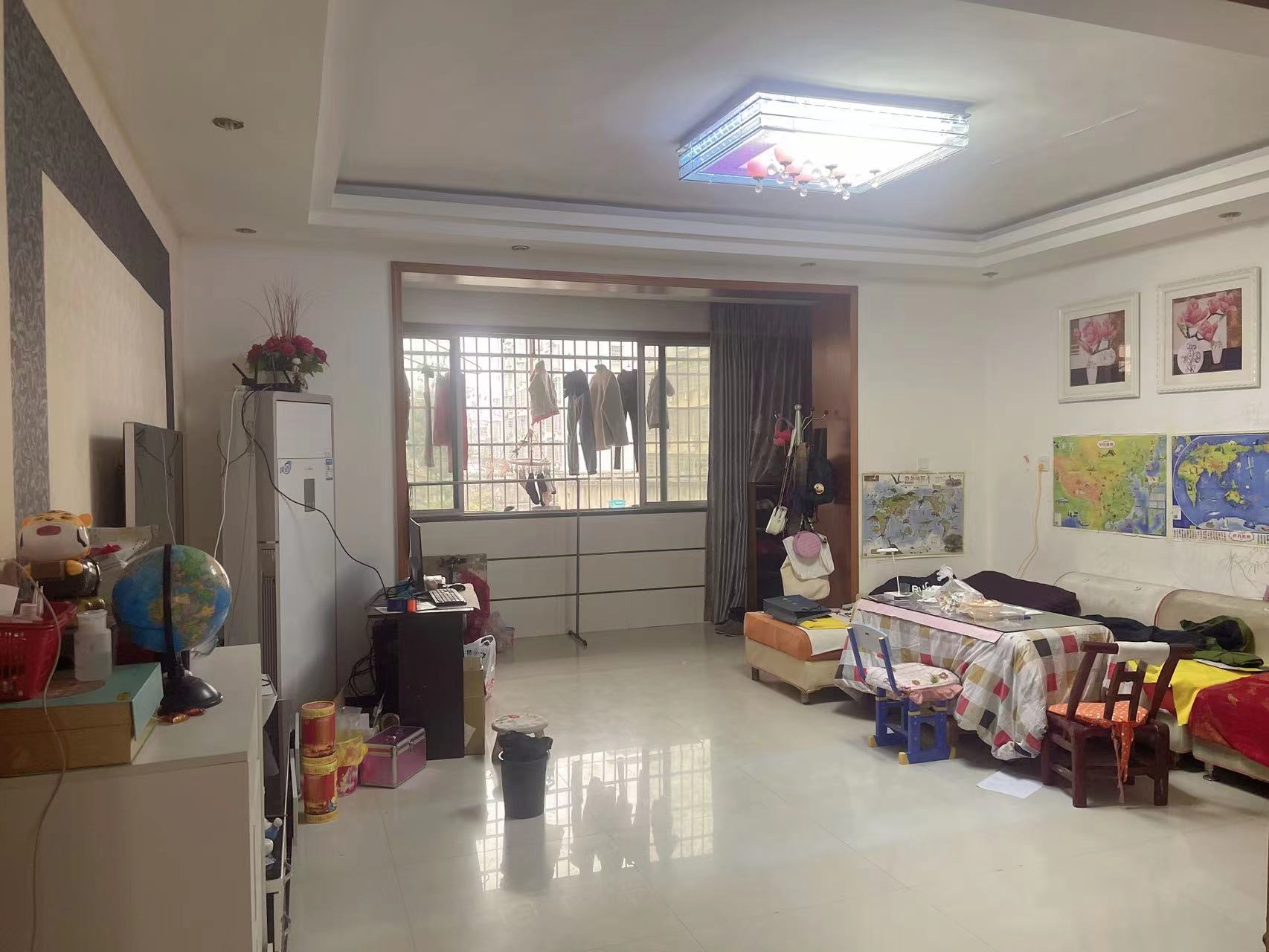 罐头厂第三生活小区 3室2厅2卫 57.8万 罐头厂第三生活小区 3室2厅2卫 57.8万客厅