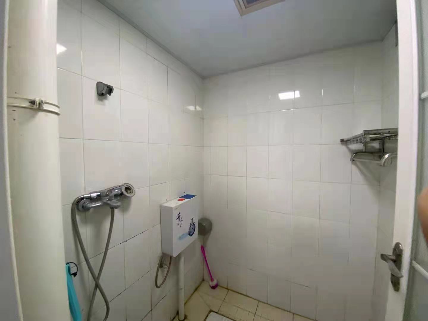 南湖春天 1室1厅1卫 1700.0元/月 南湖春天 1室1厅1卫 1700.0元/月室内图