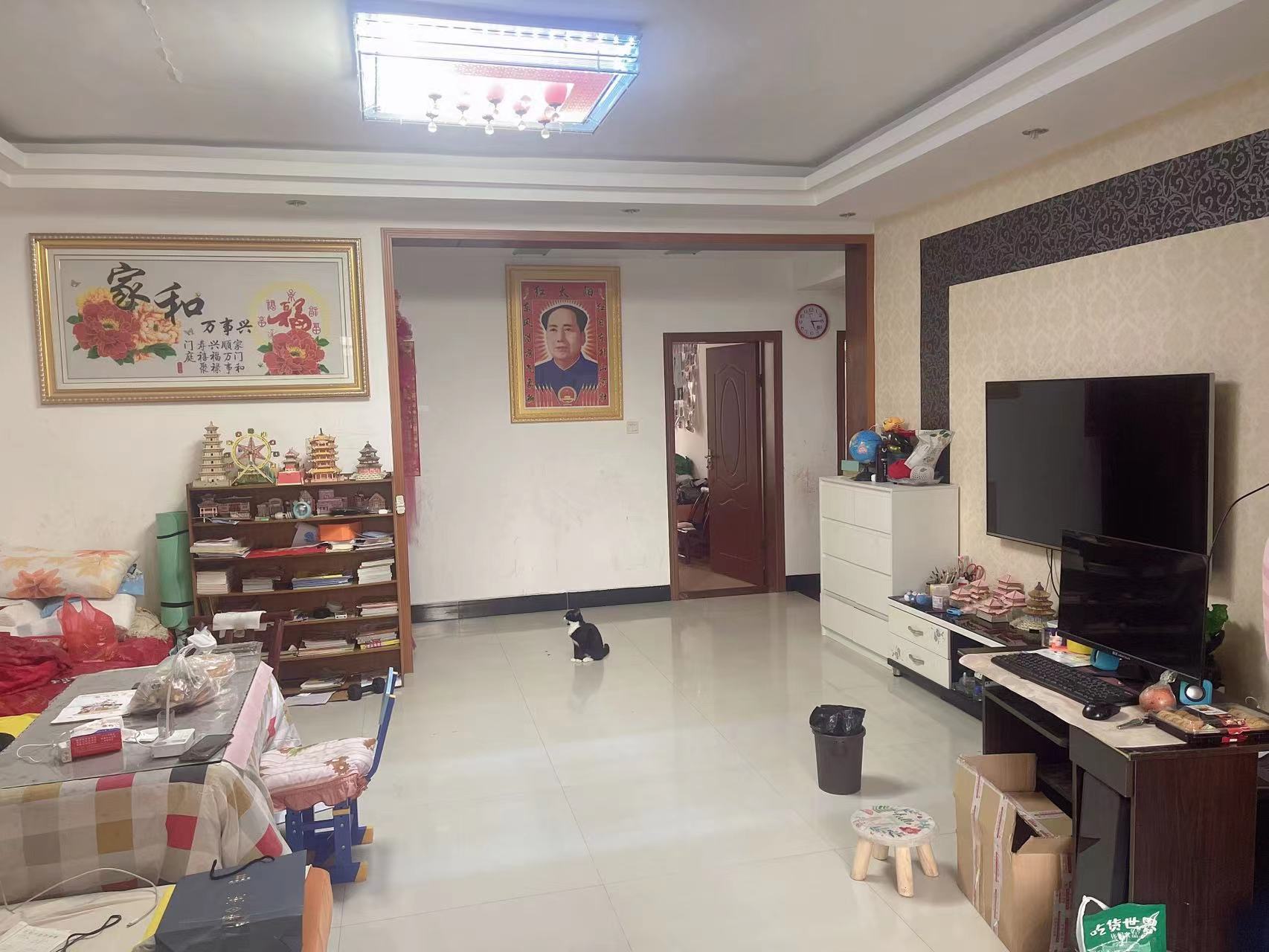 罐头厂第三生活小区 3室2厅2卫 57.8万 罐头厂第三生活小区 3室2厅2卫 57.8万客厅