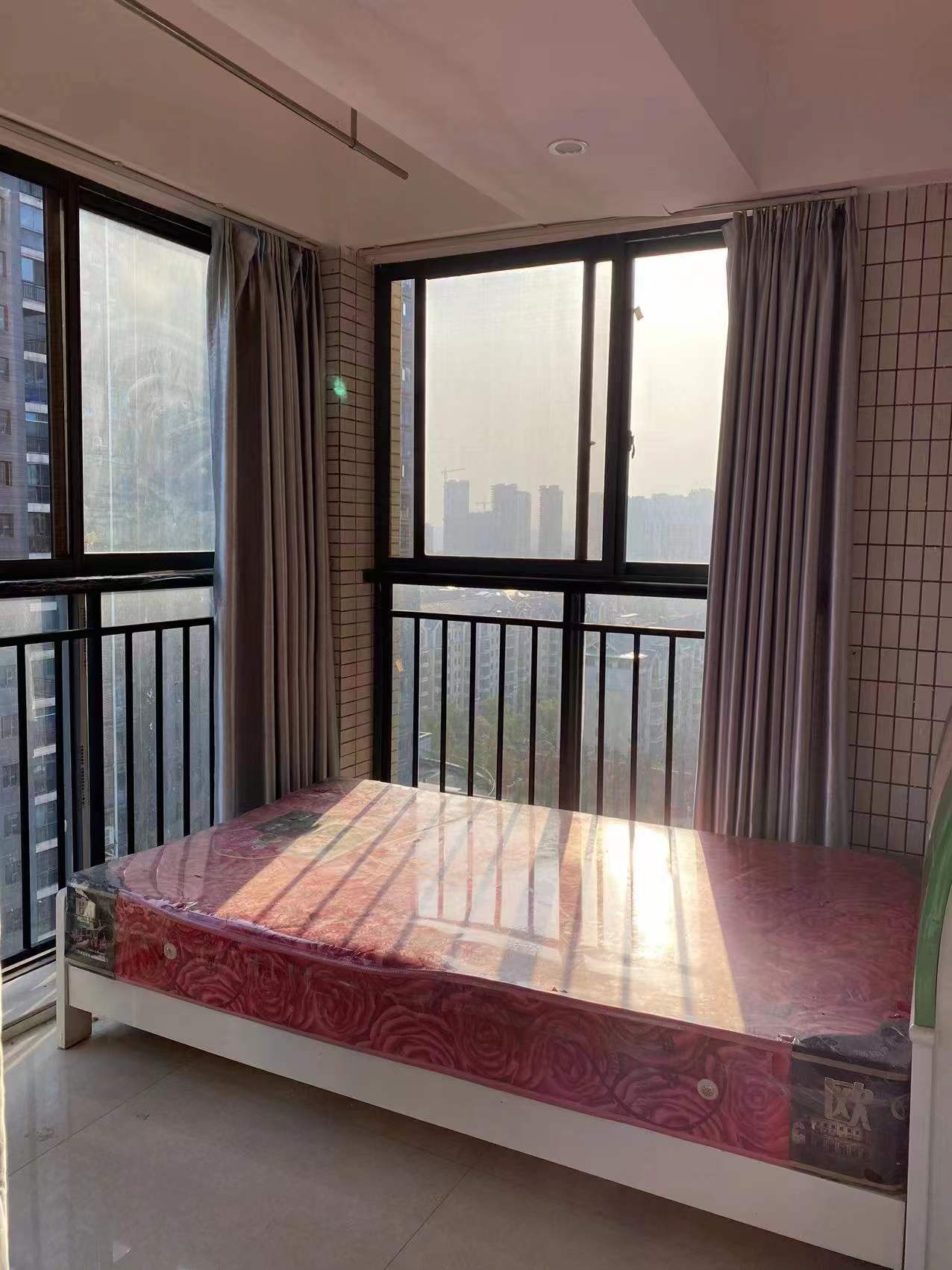 愉景湾东域 3室2厅1卫 2000.0元/月 愉景湾东域 3室2厅1卫 2000.0元/月室内图