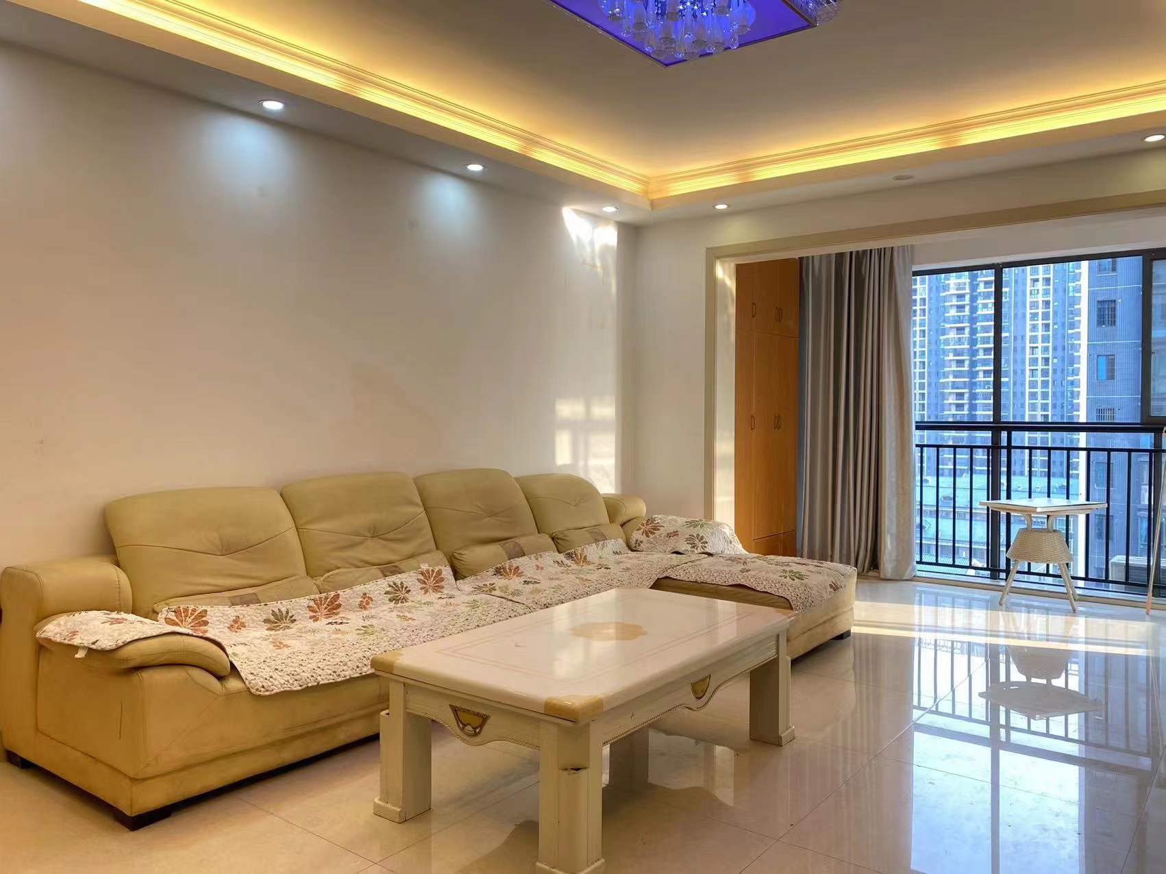 愉景湾东域 3室2厅1卫 2000.0元/月 愉景湾东域 3室2厅1卫 2000.0元/月室内图