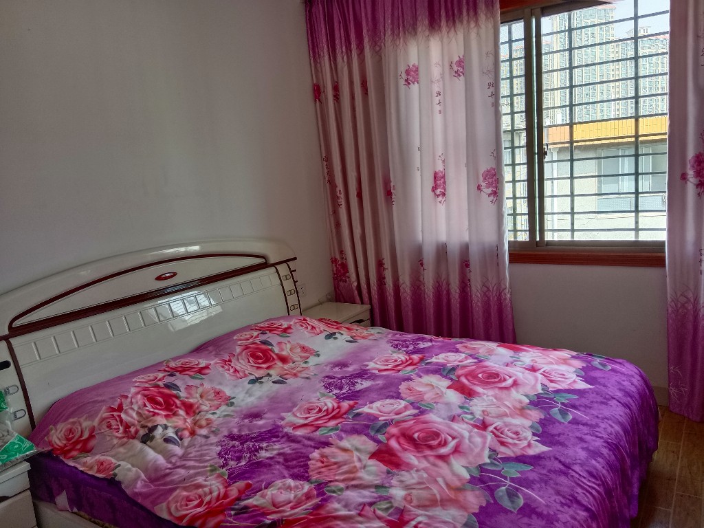 立新长湖安置区(水映豪廷安置房) 2室2厅1卫 1000.0元/月 立新长湖安置区(水映豪廷安置房) 2室2厅1卫 1000.0元/月室内图