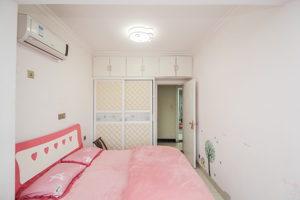 领东汇 4室2厅2卫 101.97万 领东汇 4室2厅2卫 101.97万卧室