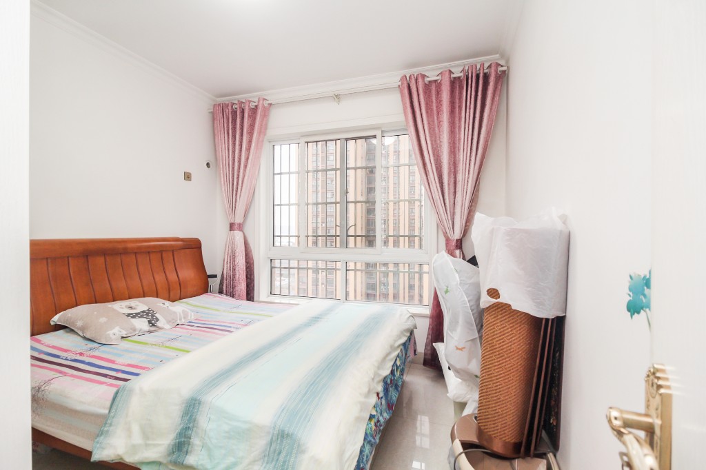 领东汇 4室2厅2卫 101.97万 领东汇 4室2厅2卫 101.97万卧室