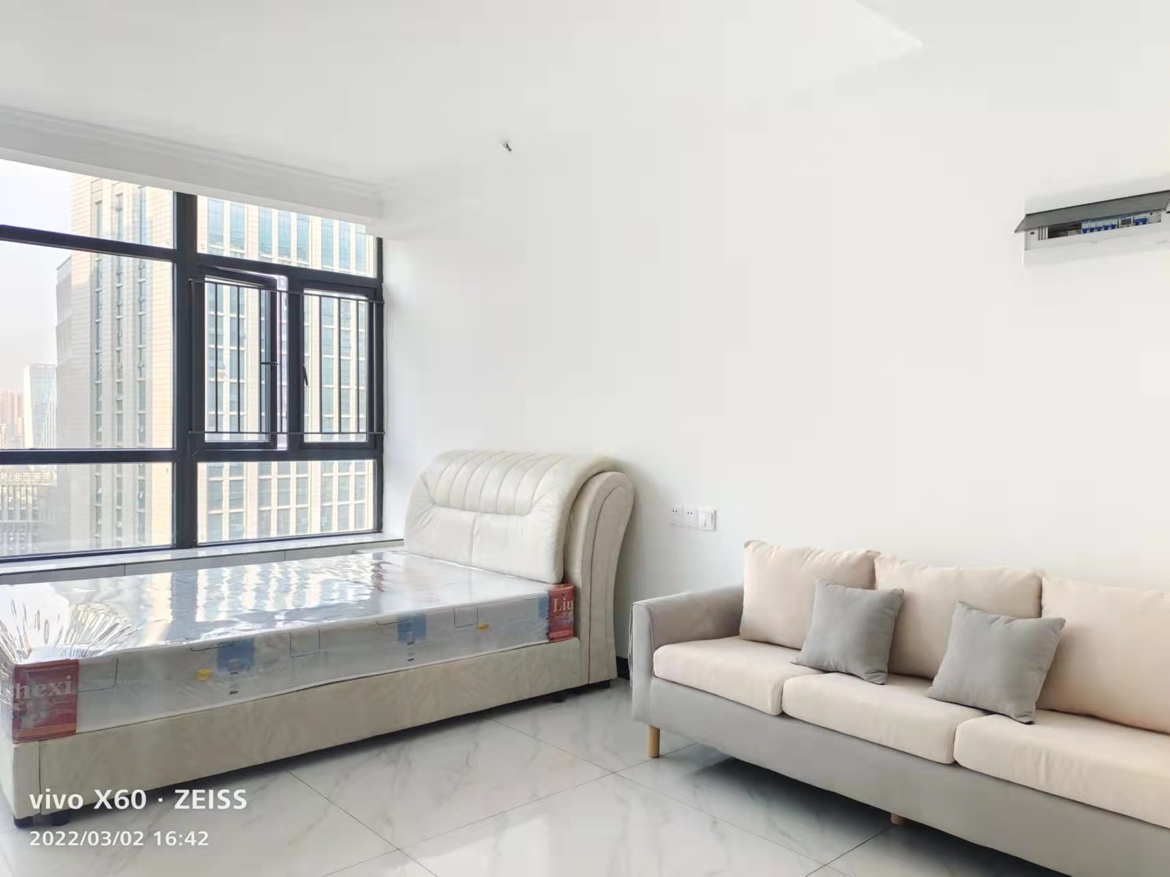 富力新天地一二期 1室1厅1卫 1800.00元/月 富力新天地一二期 1室1厅1卫 1800.00元/月室内图