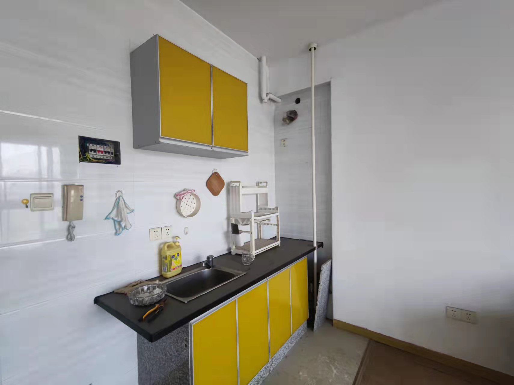 书香名邸一期 1室1厅1卫 28.8万 书香名邸一期 1室1厅1卫 28.8万客厅