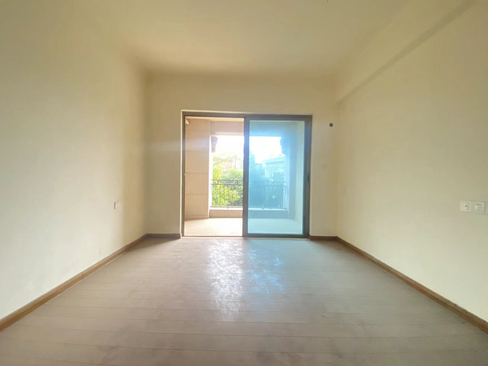 碧桂园 4室2厅1卫 1800.0元/月 碧桂园 4室2厅1卫 1800.0元/月室内图