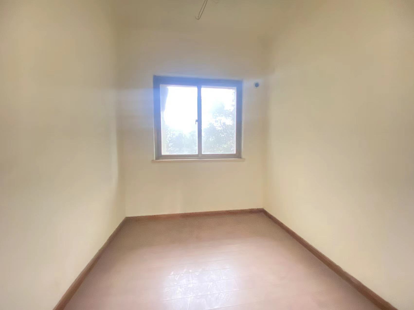 碧桂园 4室2厅1卫 1800.0元/月 碧桂园 4室2厅1卫 1800.0元/月室内图