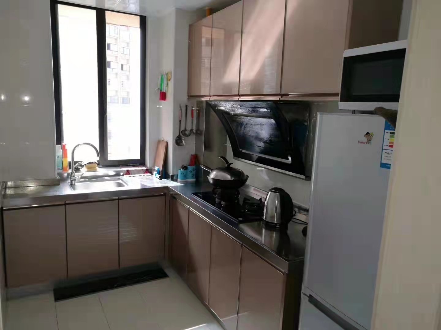 经泽星都  2室2厅1卫    2200.0元/月 经泽星都  2室2厅1卫    2200.0元/月