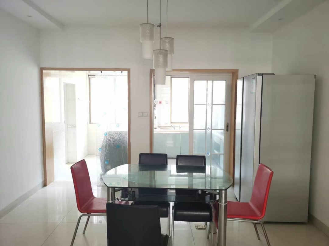 锦源小区 4室2厅2卫 1800.0元/月 锦源小区 4室2厅2卫 1800.0元/月室内图