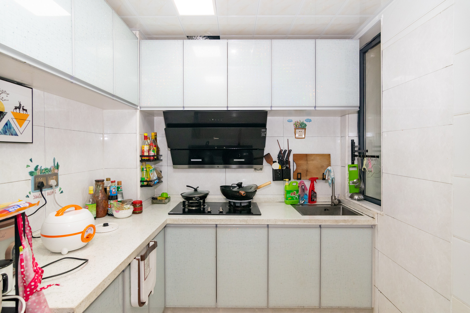 勤诚达新界 1室1厅1卫 55.0万 勤诚达新界 1室1厅1卫 55.0万厨房