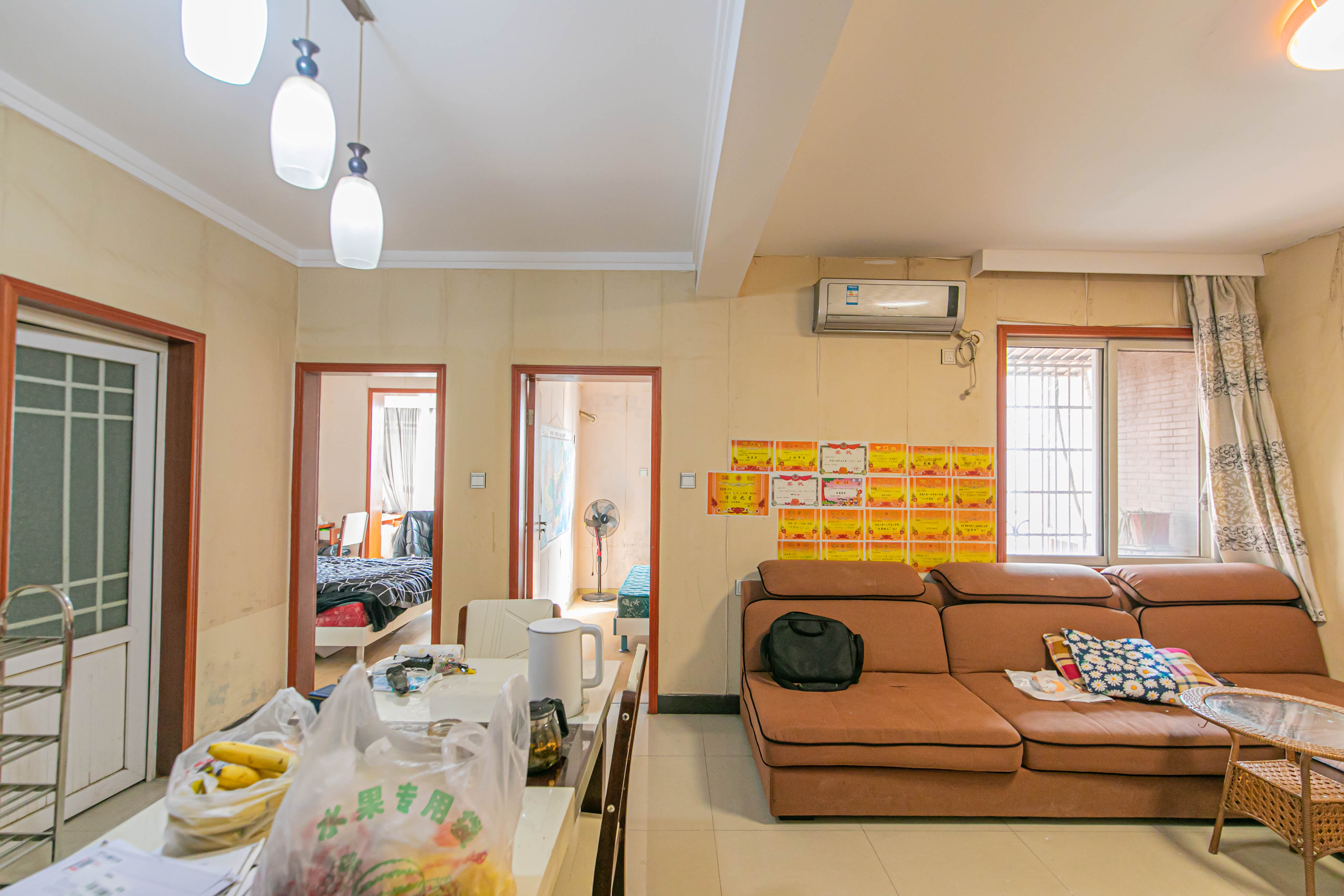 彩都公寓  2室1厅1卫    53.0万 彩都公寓  2室1厅1卫    53.0万客厅