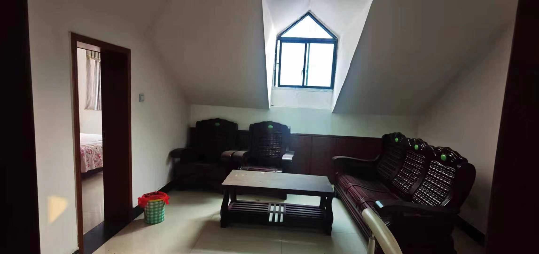 龙洲汇龙苑 3室2厅1卫 1600.0元/月 龙洲汇龙苑 3室2厅1卫 1600.0元/月户型图