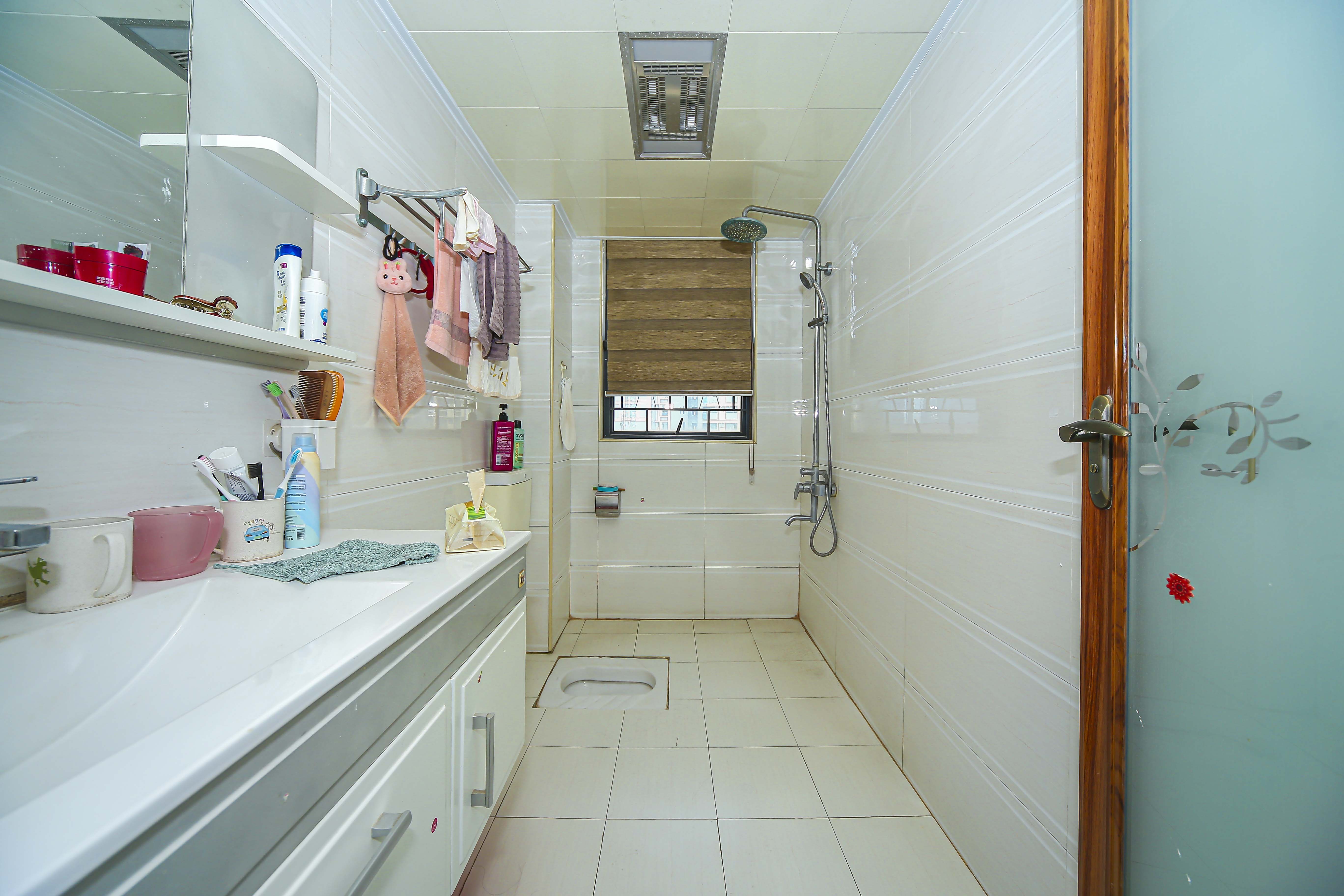 云栖谷 4室2厅1卫 100.0万 云栖谷 4室2厅1卫 100.0万卫生间