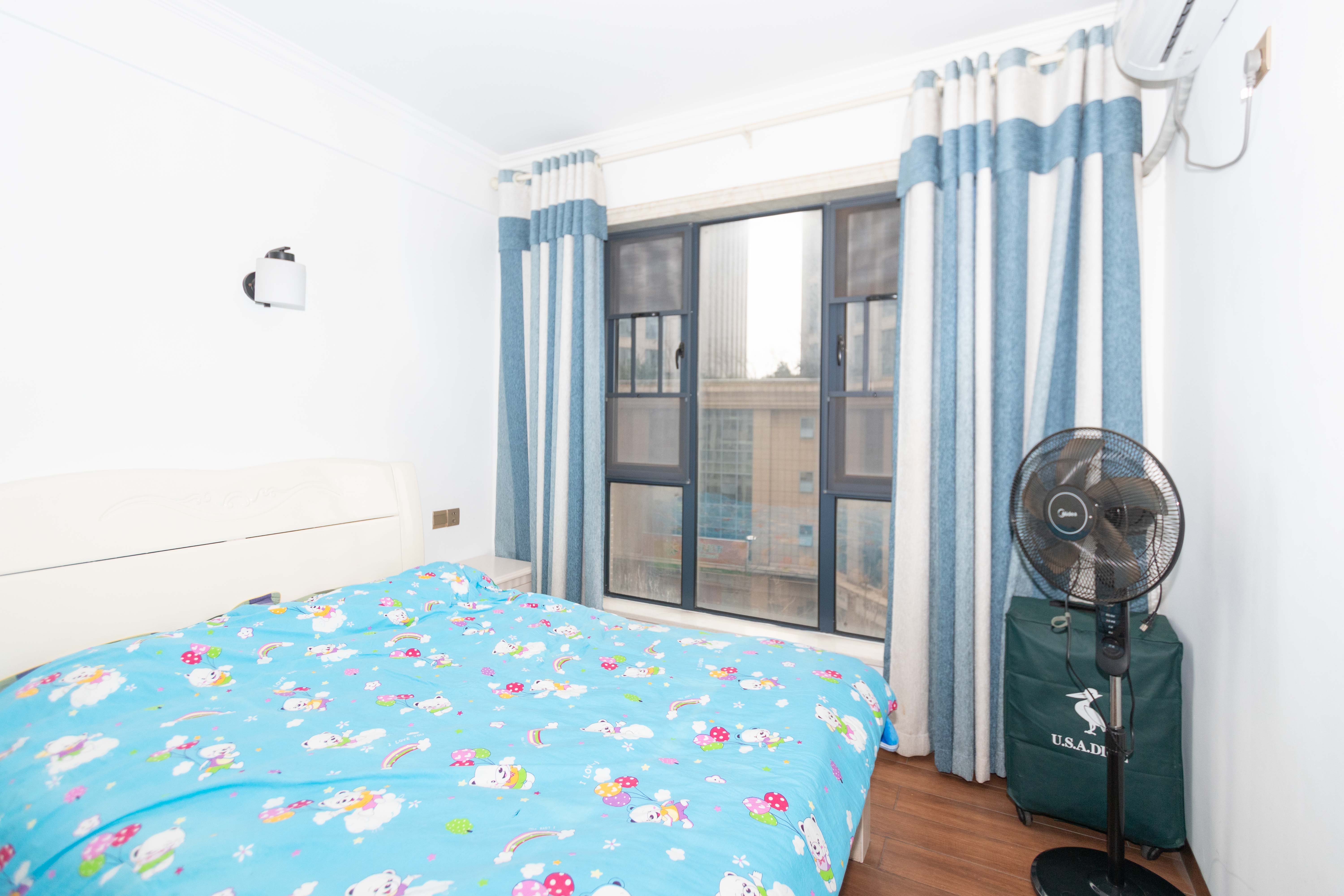 南庭城果  4室2厅2卫    112.5万卧室