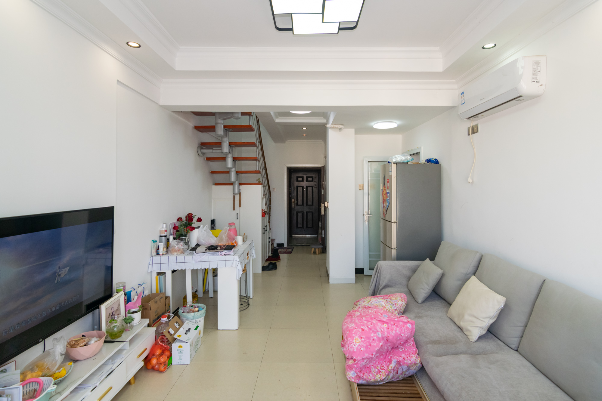 勤诚达新界 1室1厅1卫 55.0万 勤诚达新界 1室1厅1卫 55.0万客厅