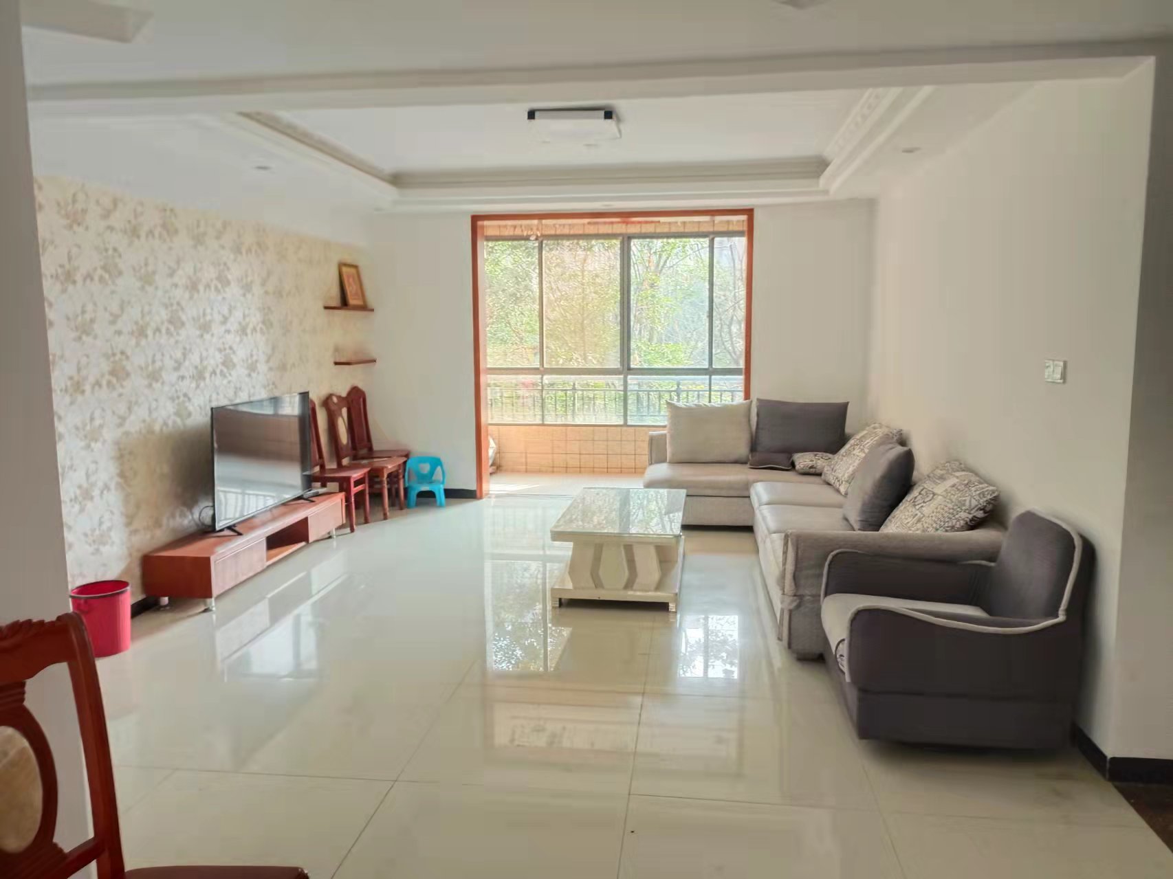 东方新城 3室2厅2卫 1300.0元/月 东方新城 3室2厅2卫 1300.0元/月室内图