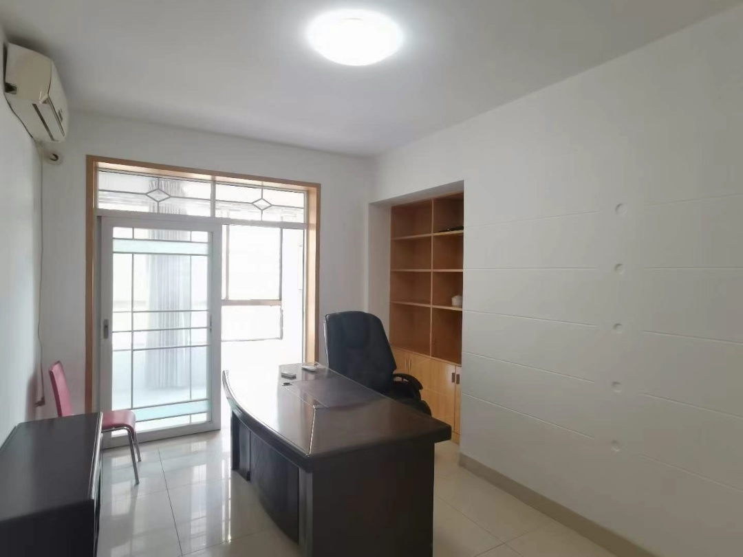 锦源小区 4室2厅2卫 1800.0元/月 锦源小区 4室2厅2卫 1800.0元/月室内图