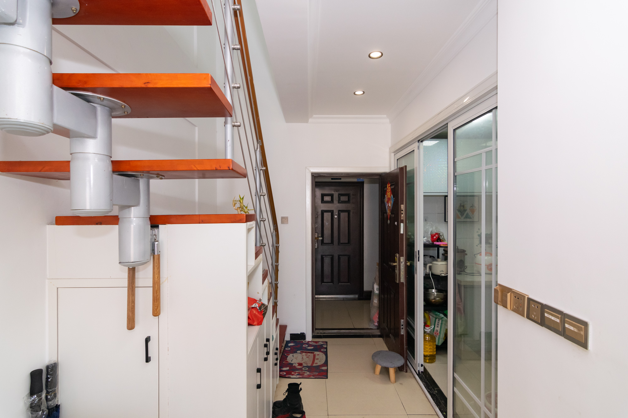 勤诚达新界 1室1厅1卫 55.0万 勤诚达新界 1室1厅1卫 55.0万阳台