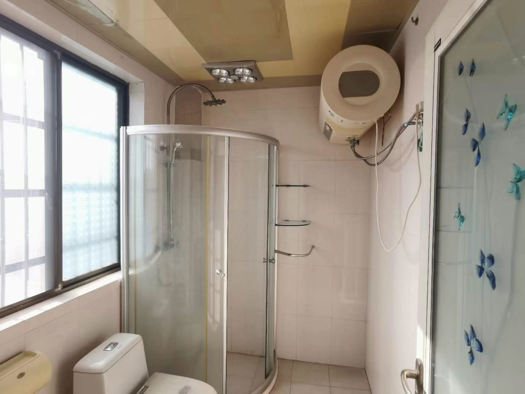 锦源小区 4室2厅2卫 1800.0元/月 锦源小区 4室2厅2卫 1800.0元/月室内图