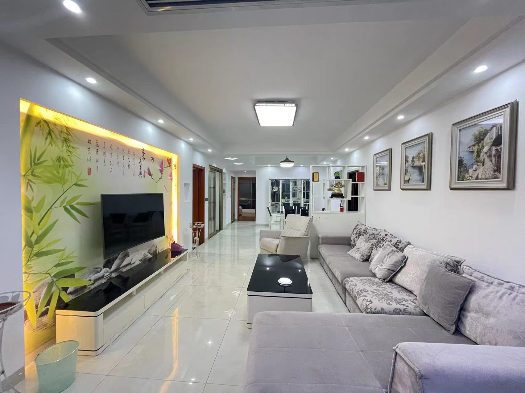 奥园养生城 3室2厅2卫 88.0万 奥园养生城 3室2厅2卫 88.0万客厅