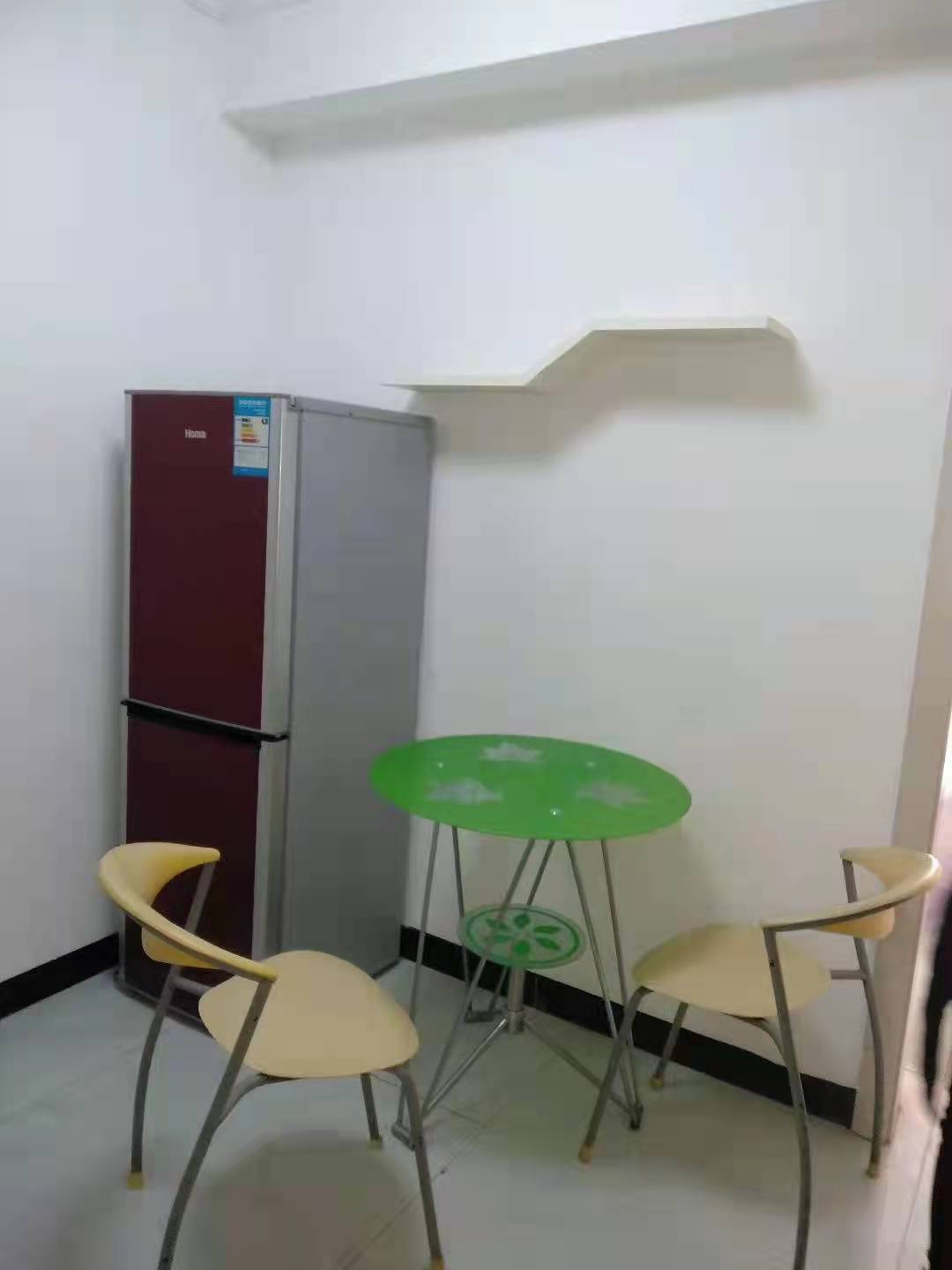 皇城御园 1室1厅1卫 1000.0元/月 皇城御园 1室1厅1卫 1000.0元/月室内图