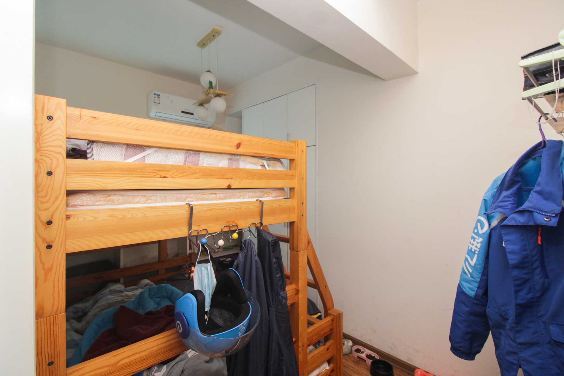 上海城小区 3室2厅2卫 83.0万 上海城小区 3室2厅2卫 83.0万卧室