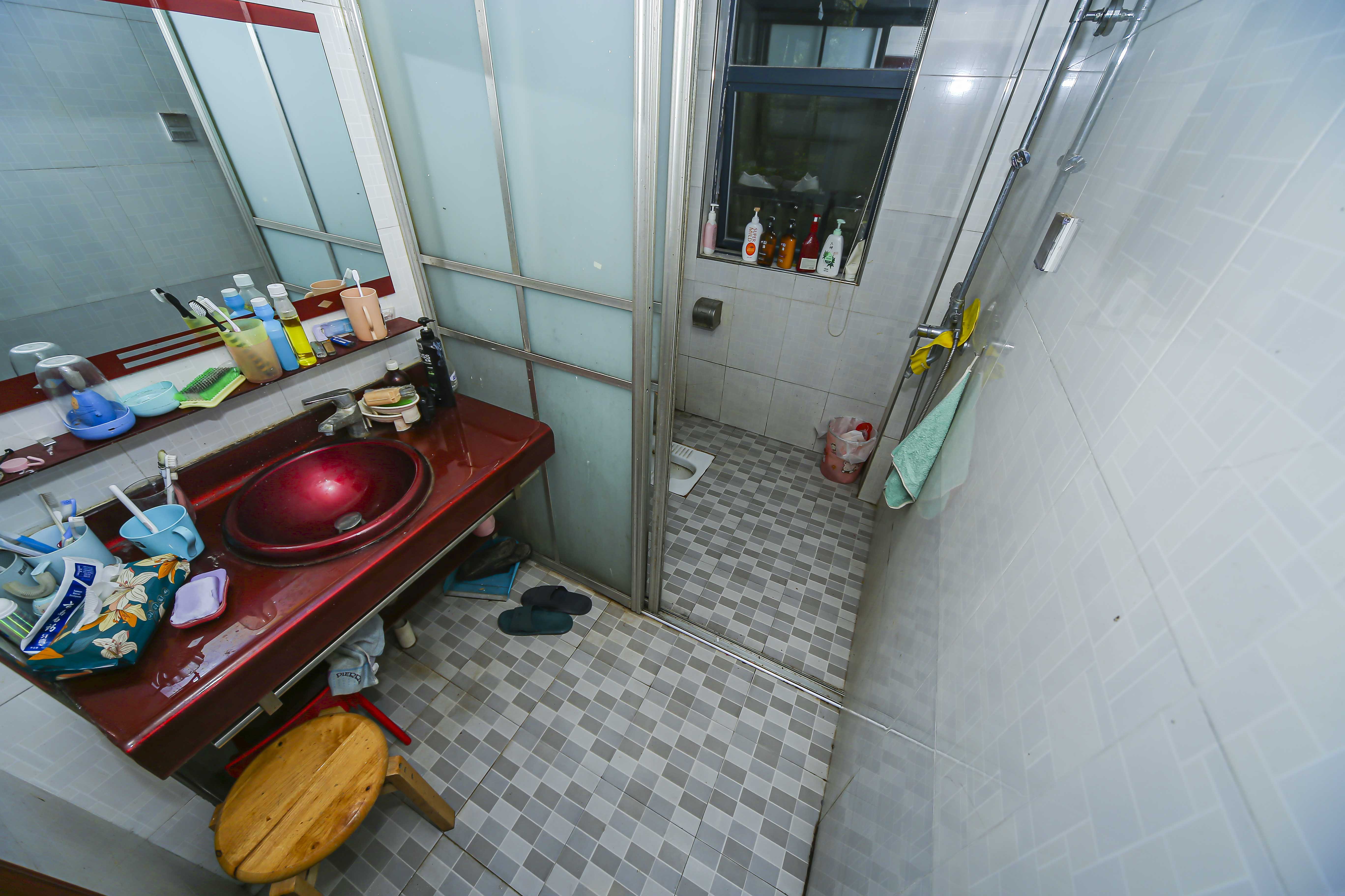 云栖谷  3室2厅2卫    95.0万卫生间