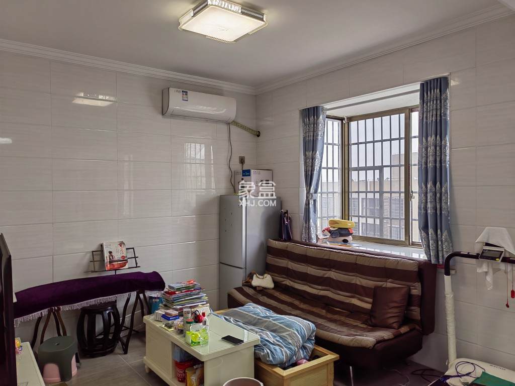 香格里拉  2室2厅1卫    40.8万 香格里拉  2室2厅1卫    40.8万客厅