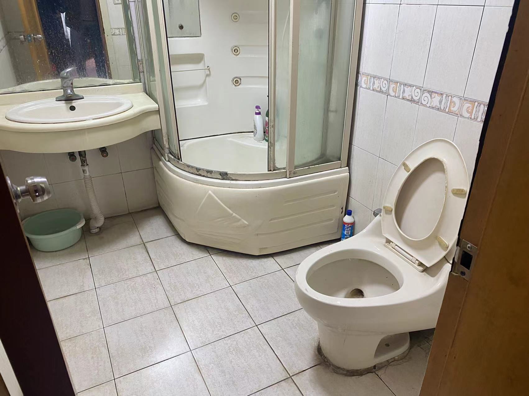 银丰大厦 3室2厅2卫 57.8万 银丰大厦 3室2厅2卫 57.8万客厅