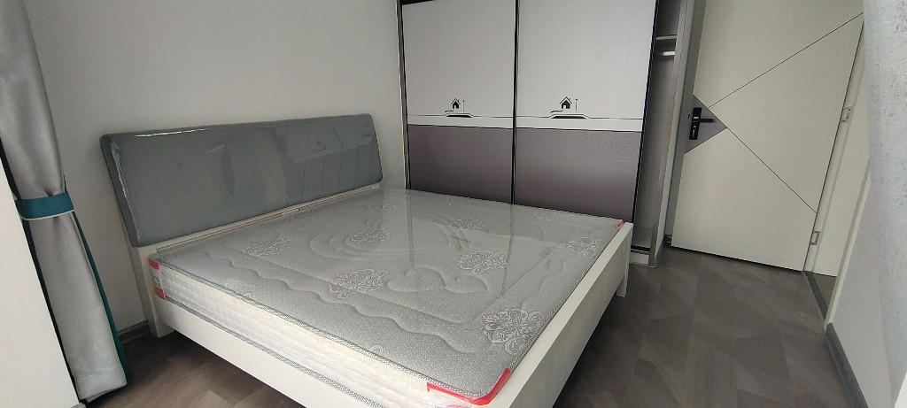 伟大国际 3室2厅1卫 56.8万 伟大国际 3室2厅1卫 56.8万客厅