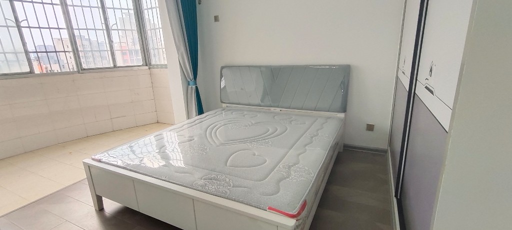 伟大国际 3室2厅1卫 56.8万 伟大国际 3室2厅1卫 56.8万客厅