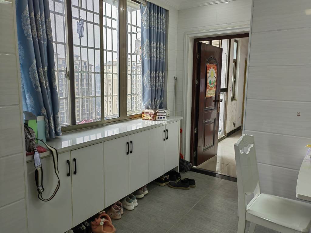 香格里拉  2室2厅1卫    40.8万 香格里拉  2室2厅1卫    40.8万客厅