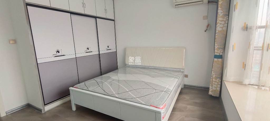 伟大国际 3室2厅1卫 56.8万 伟大国际 3室2厅1卫 56.8万客厅