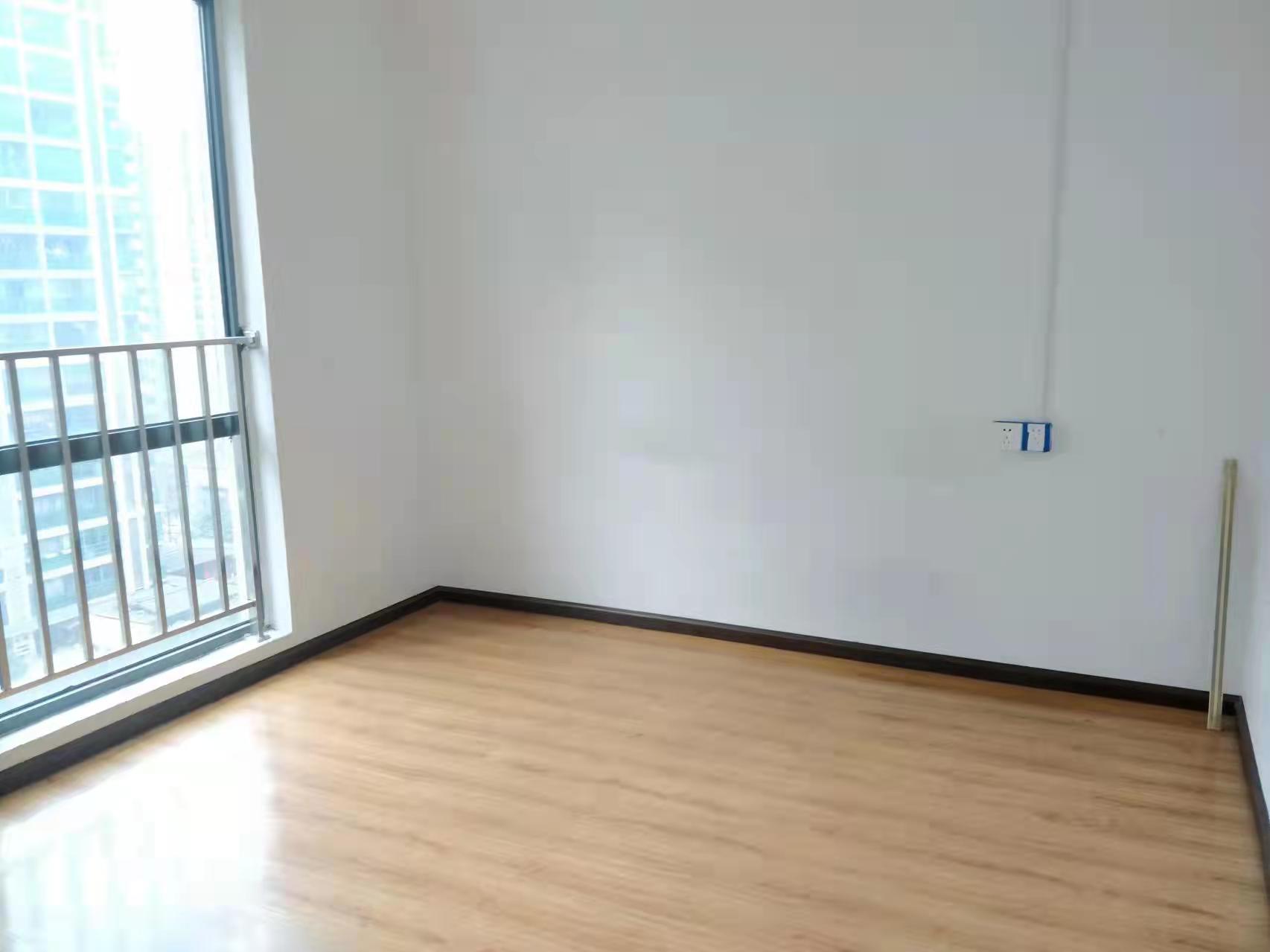 中天会展城B区  4室2厅2卫   140.00万客厅