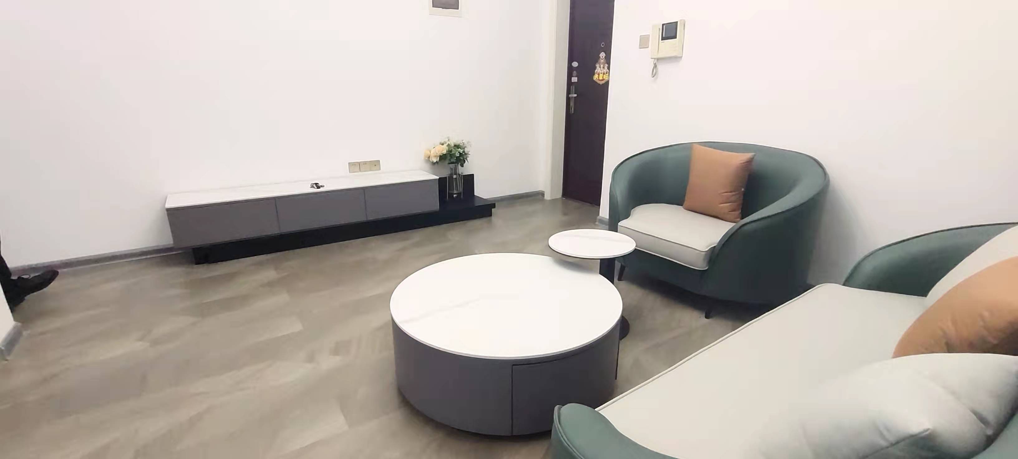 伟大国际 3室2厅1卫 56.8万 伟大国际 3室2厅1卫 56.8万客厅