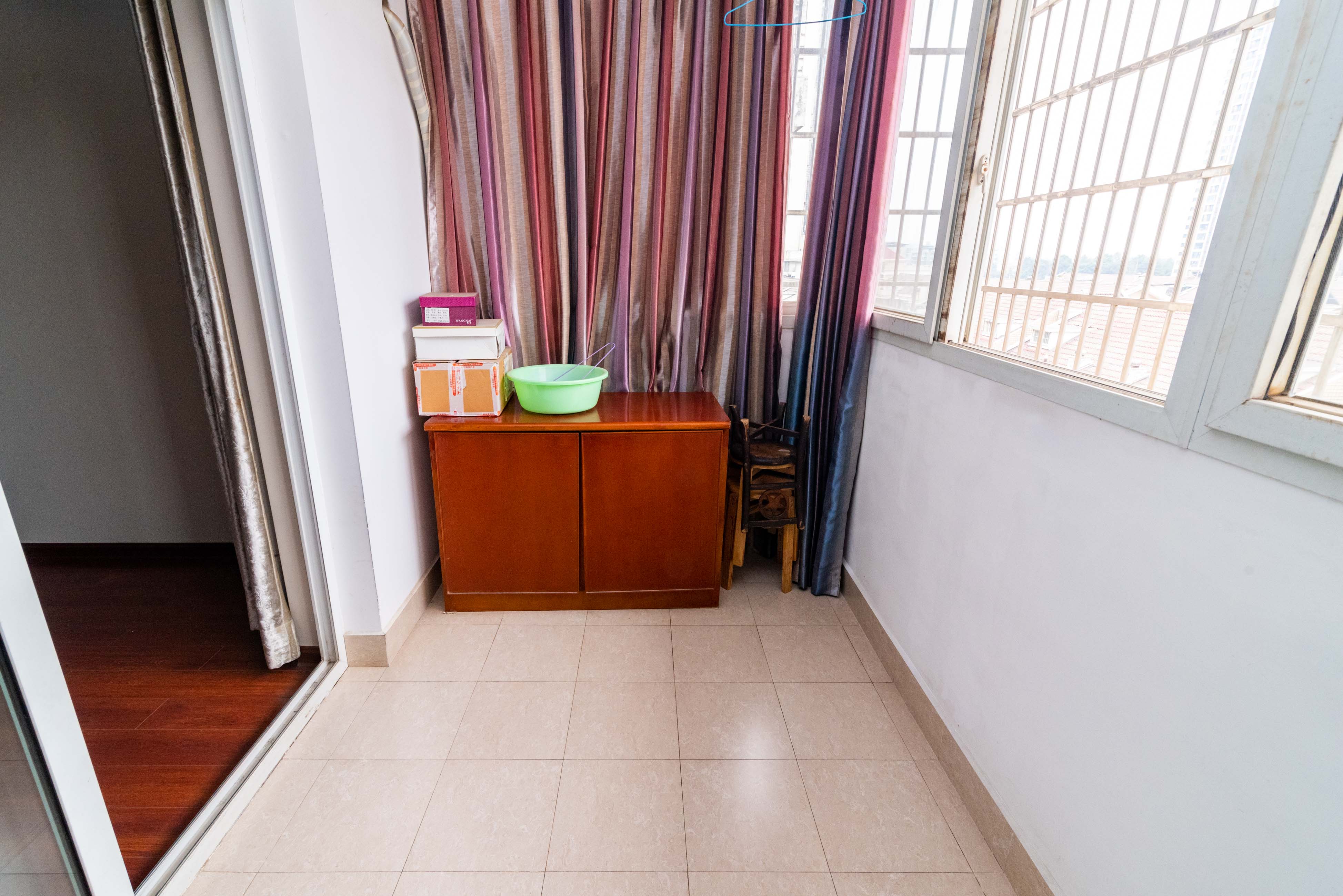 洪山家园 2室2厅1卫 72.0万 洪山家园 2室2厅1卫 72.0万阳台