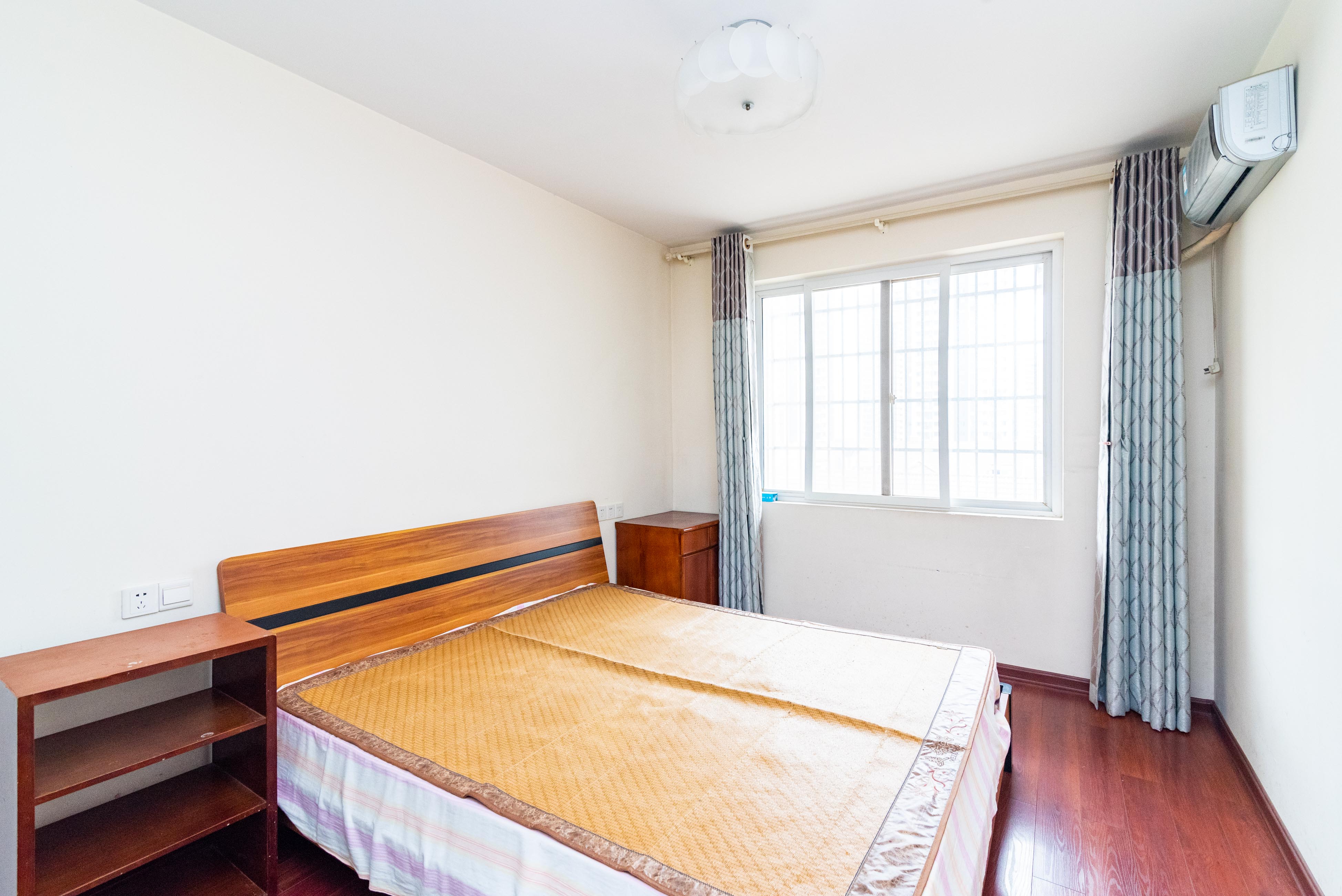 洪山家园 2室2厅1卫 72.0万 洪山家园 2室2厅1卫 72.0万卧室