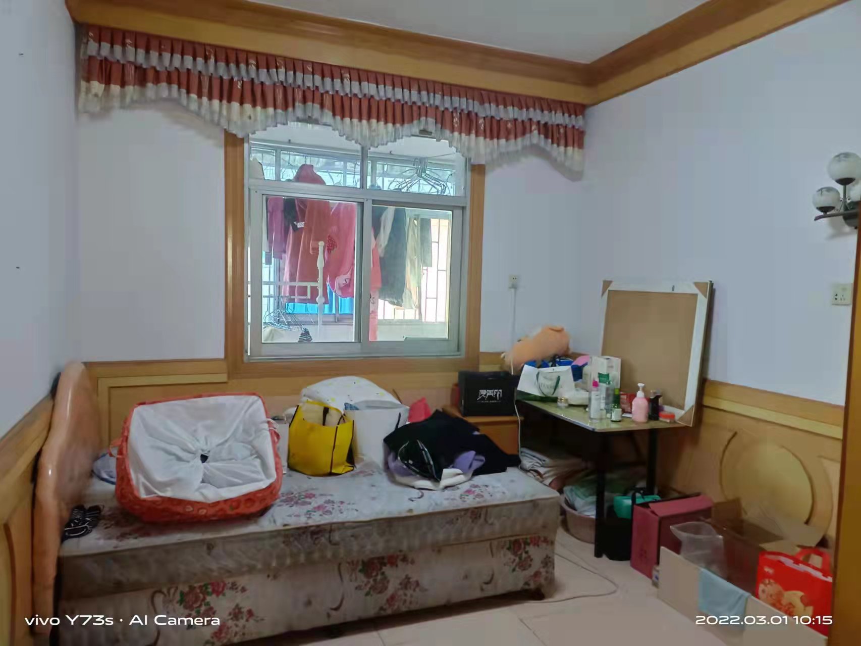 湘中农贸市场(湘怡花园)  4室2厅2卫    62.0万卧室