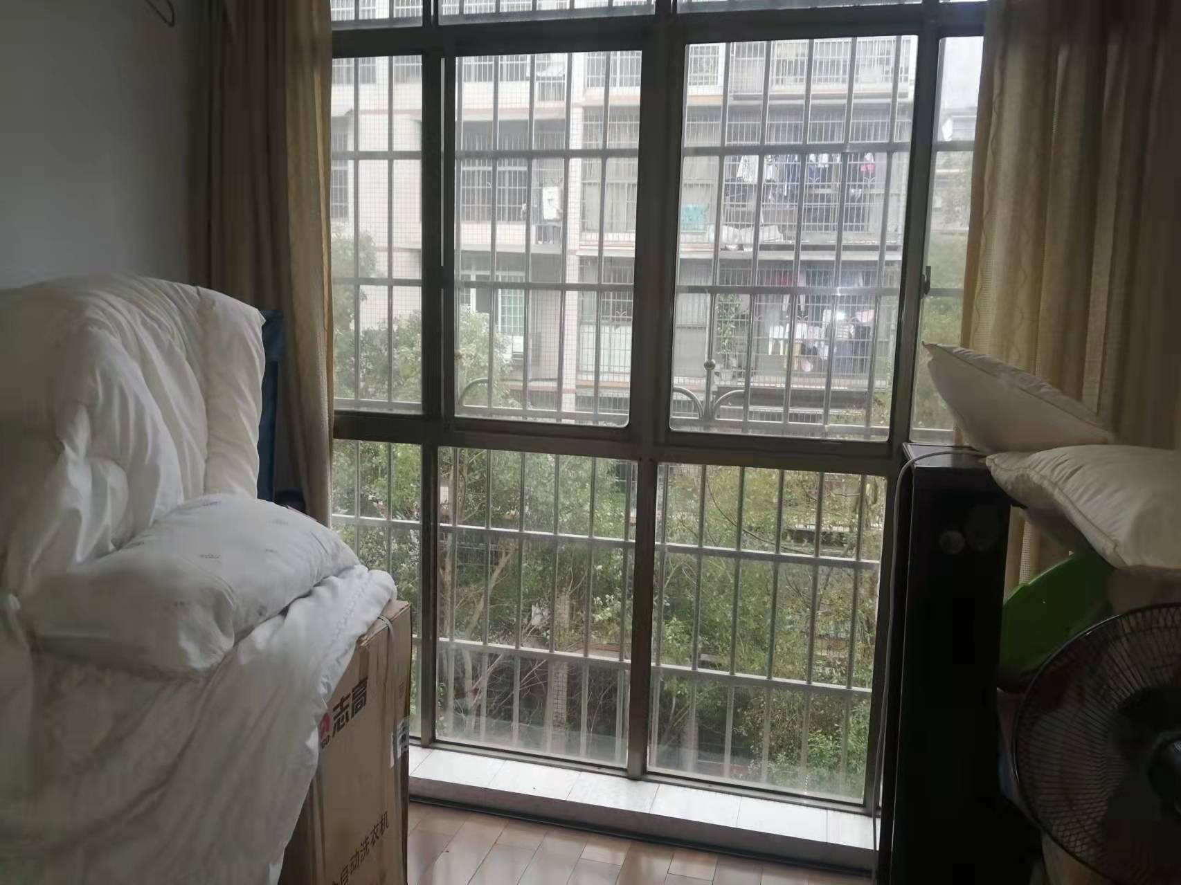 江南世家 3室2厅2卫 62.0万 江南世家 3室2厅2卫 62.0万客厅