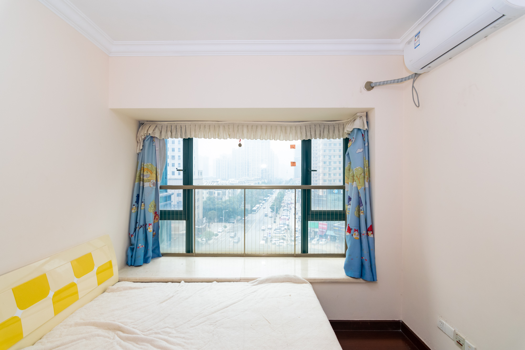 恒大名都  3室2厅1卫    80.0万卧室